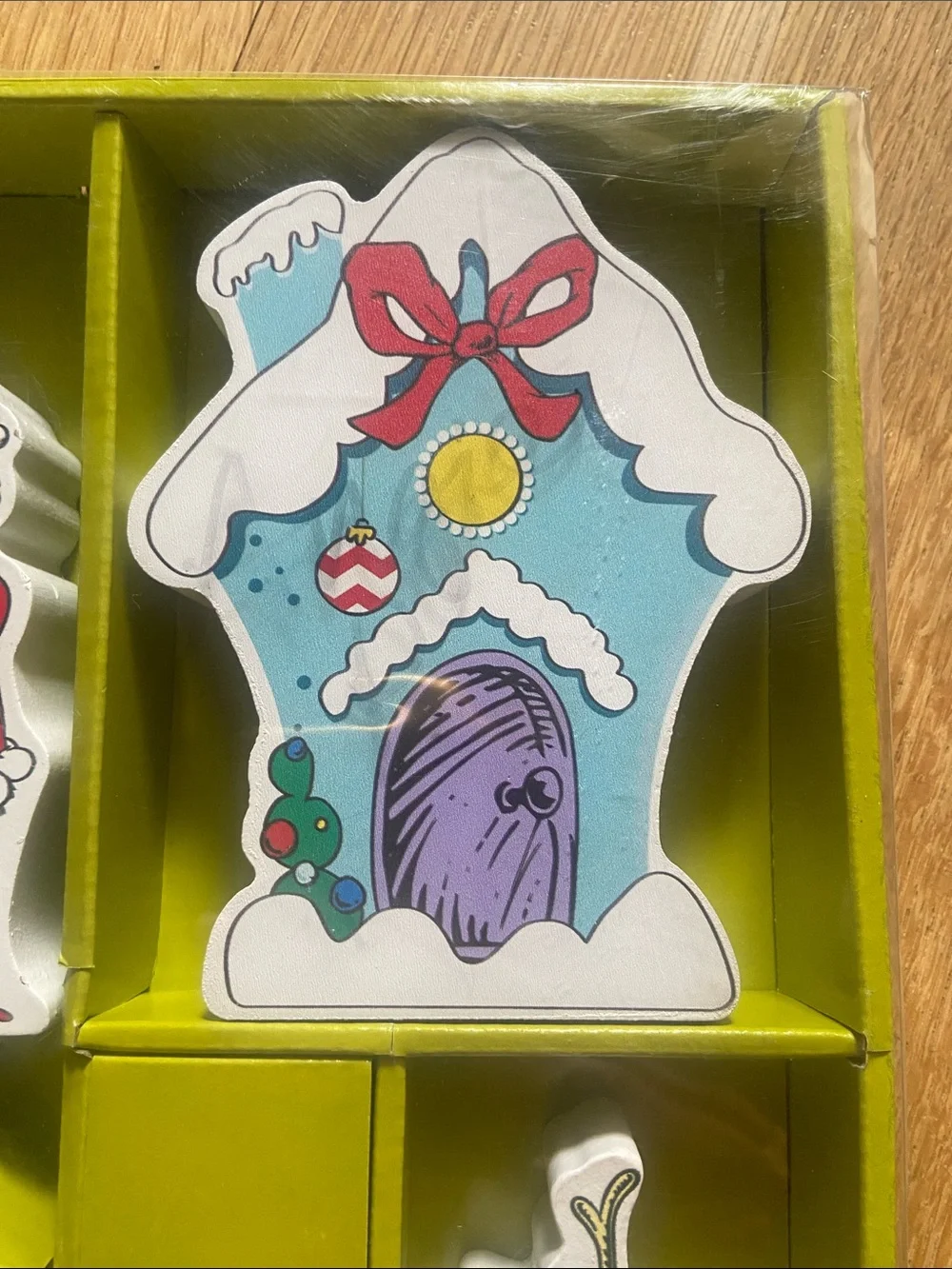 Dr. Seuss The Grinch Christmas Holiday Tabletop Decor New Packaged Painted Wood
